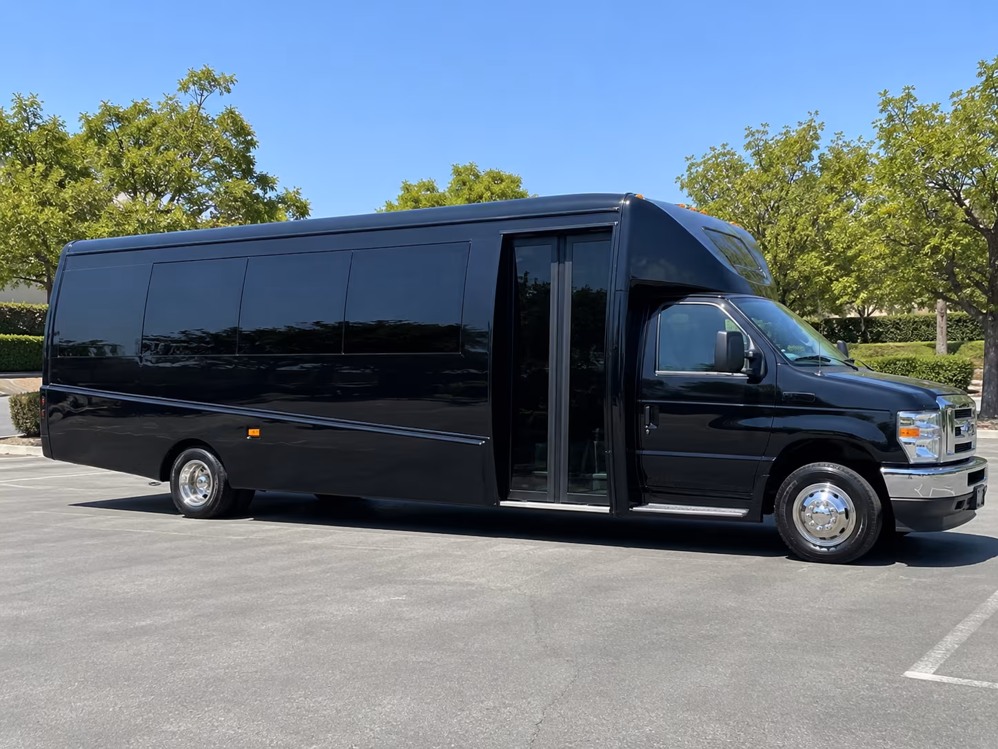 charter buses for orange county museum and science center field trips